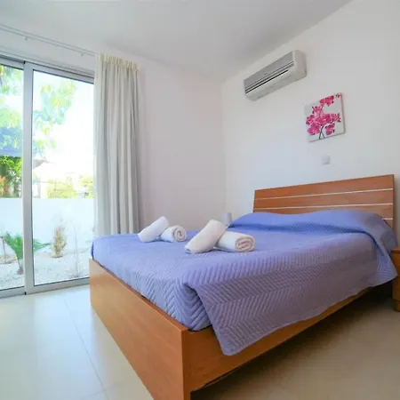 Coral Bay 9